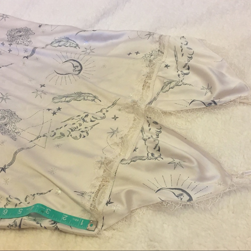 Victoria’s Secret light pink slip size XL